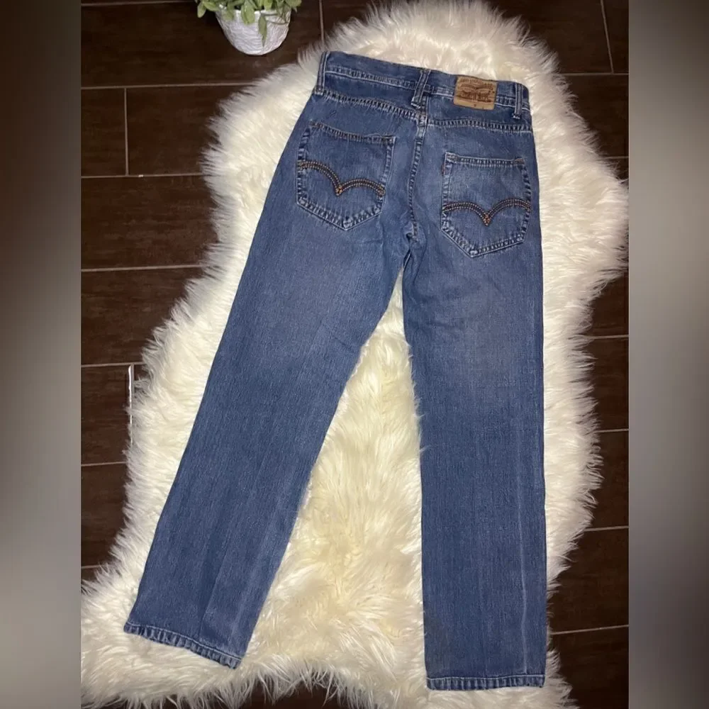 Levi’s medium washed rare denim jeans sz 28